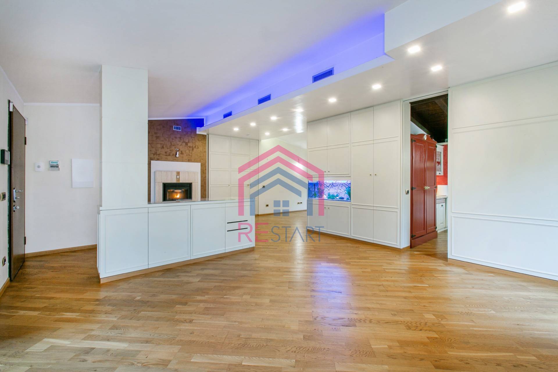 Villa in vendita a Pomezia, Centro