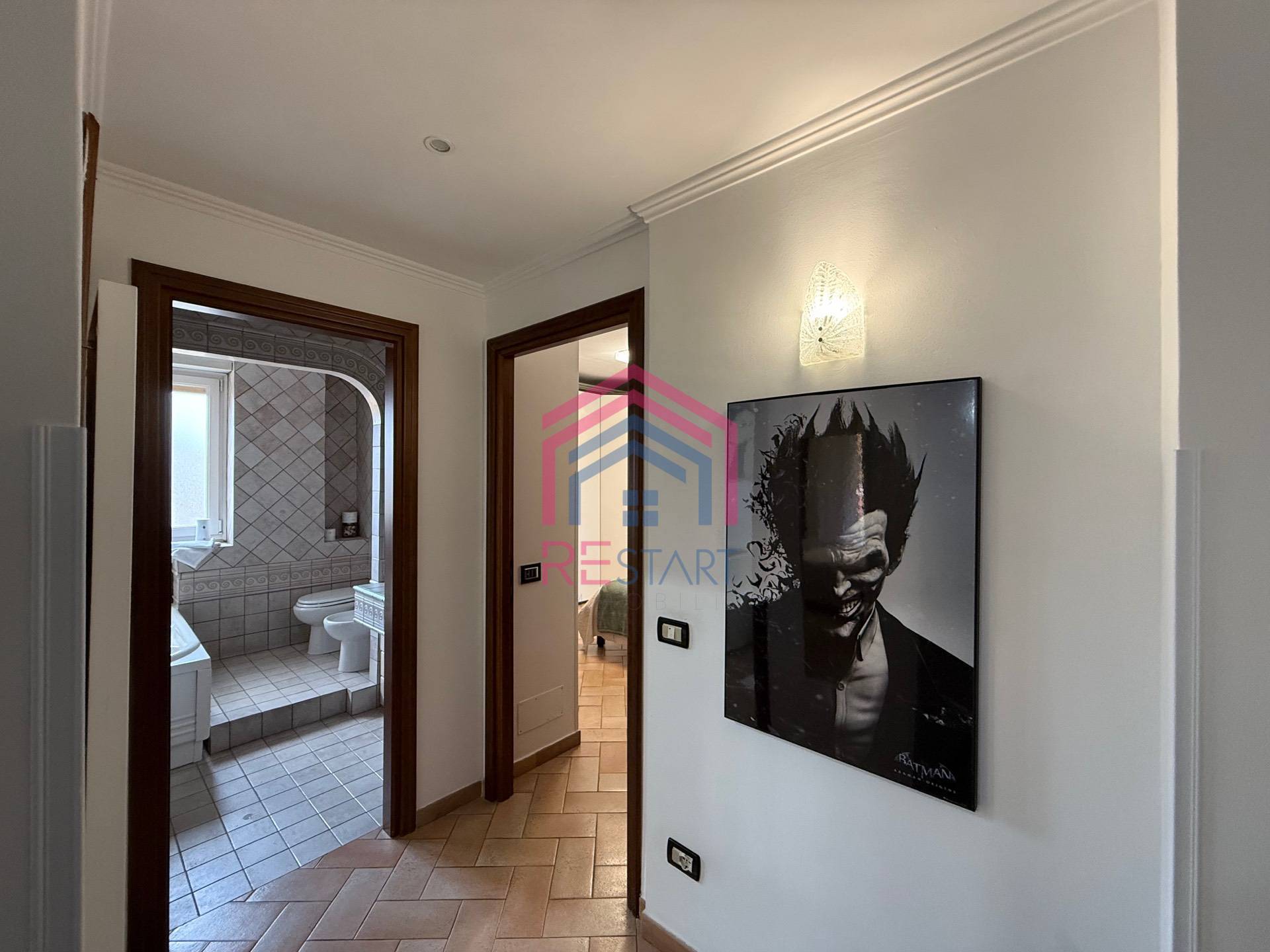 Appartamento in vendita a Pomezia, Centro