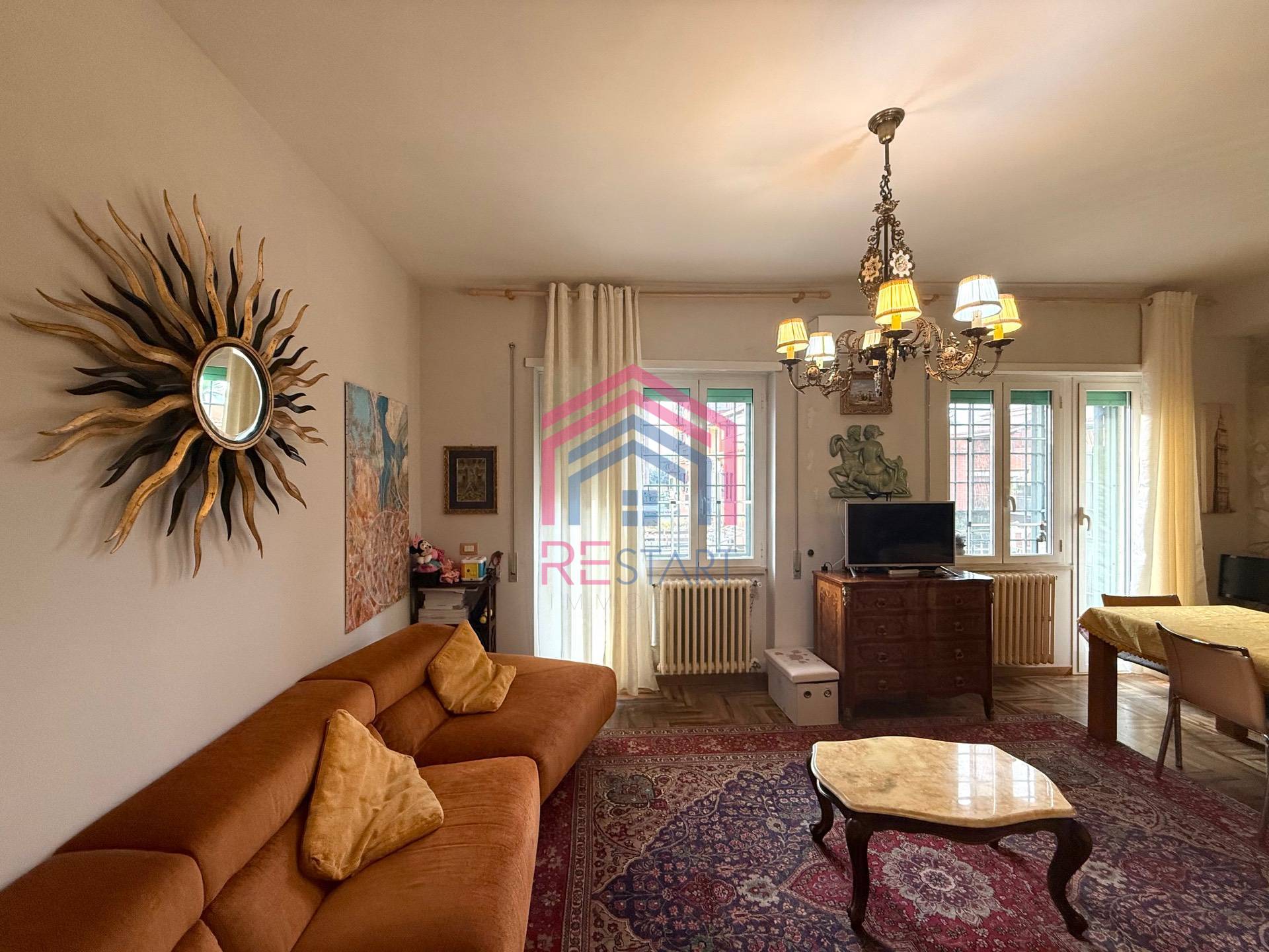 Appartamento in vendita a Pomezia, Centro