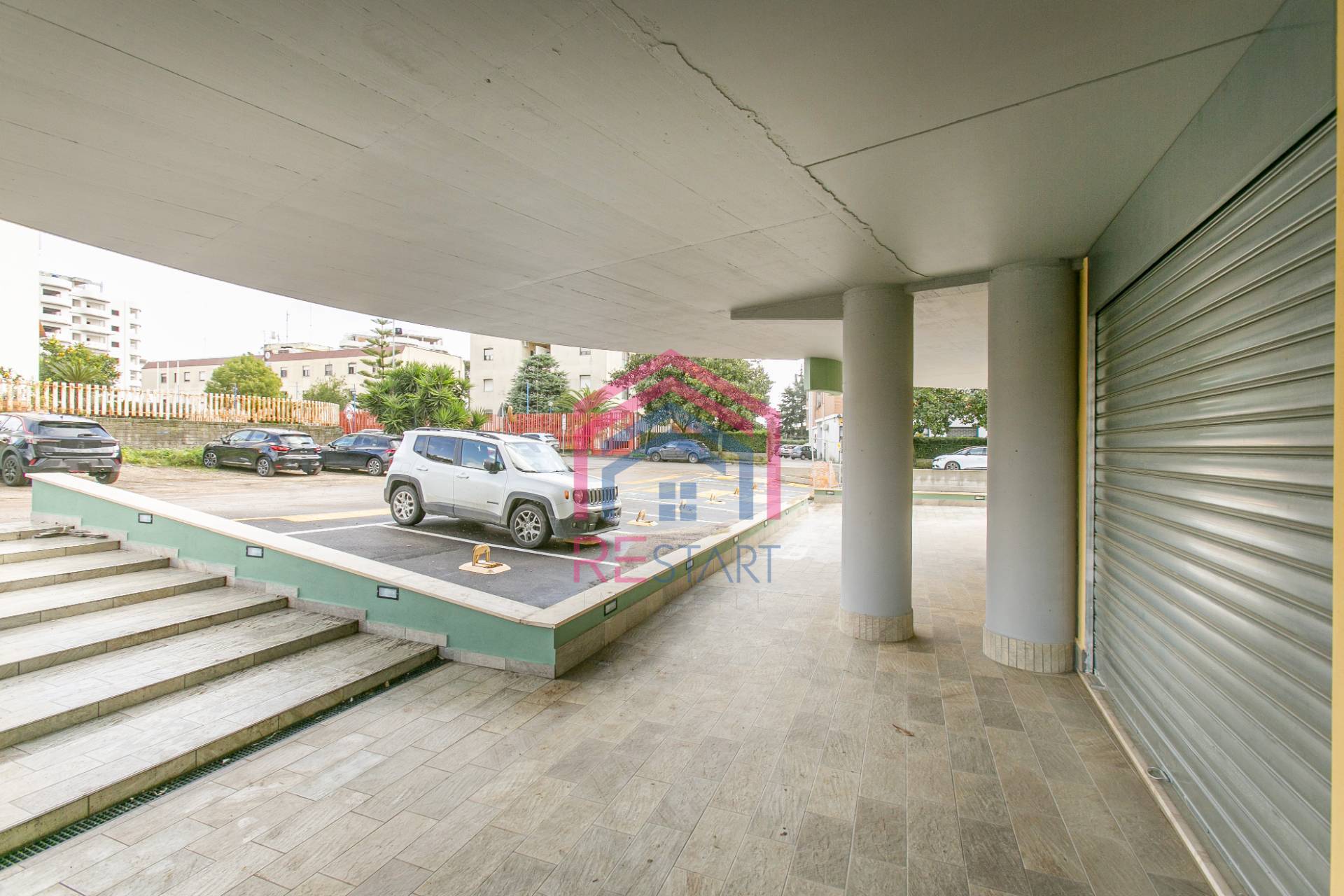 Locale commerciale in vendita a Aprilia