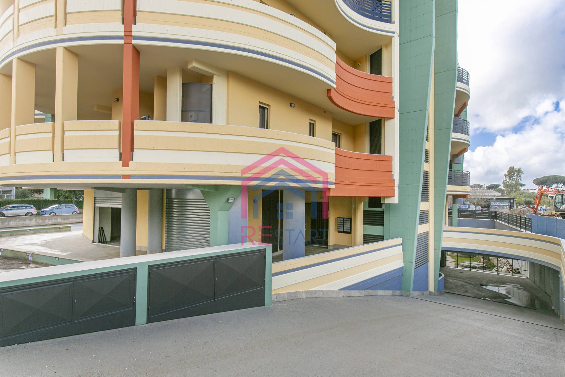 Locale commerciale in vendita a Aprilia