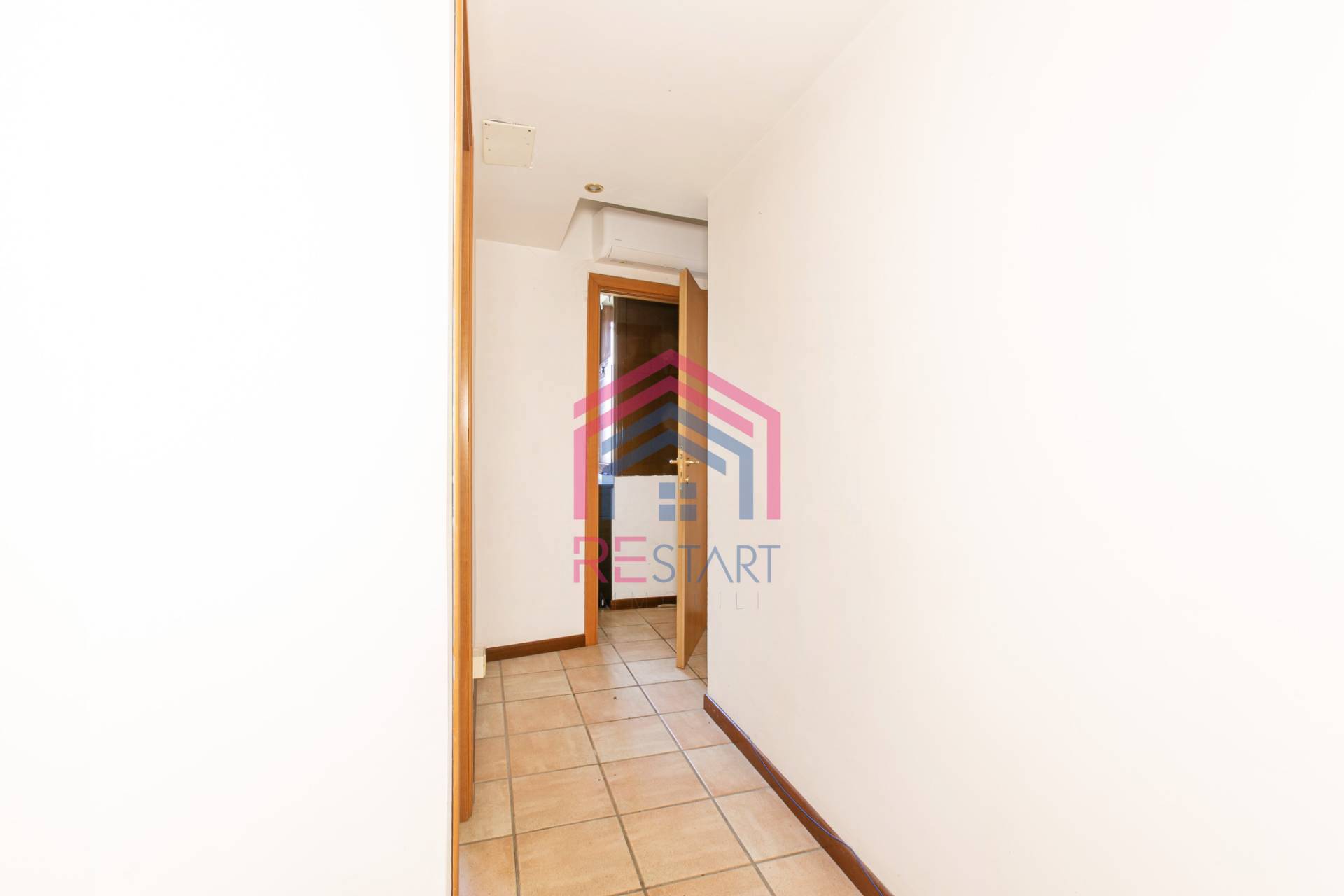 Ufficio in affitto a Pomezia