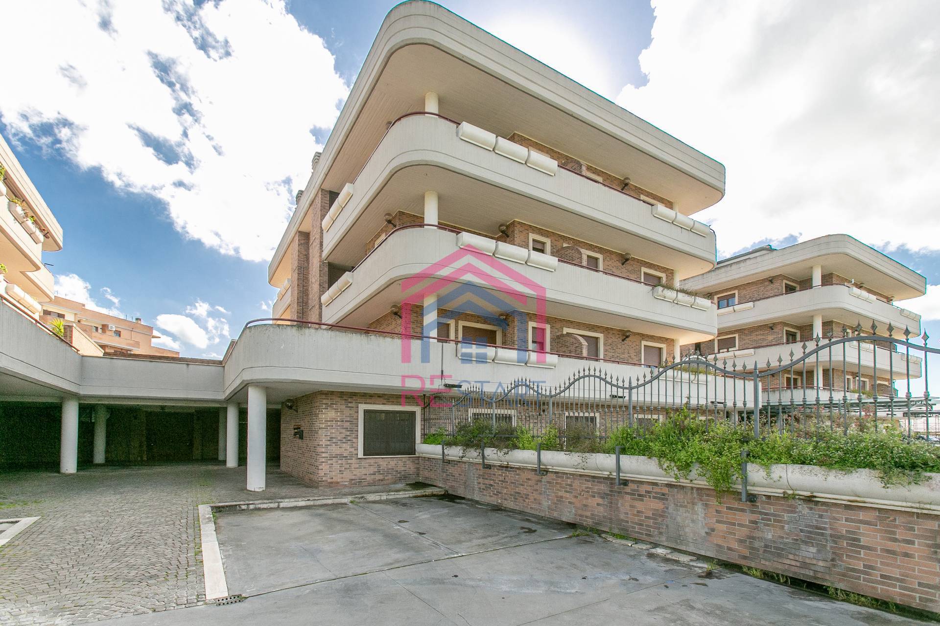 Ufficio in affitto a Pomezia, Centro