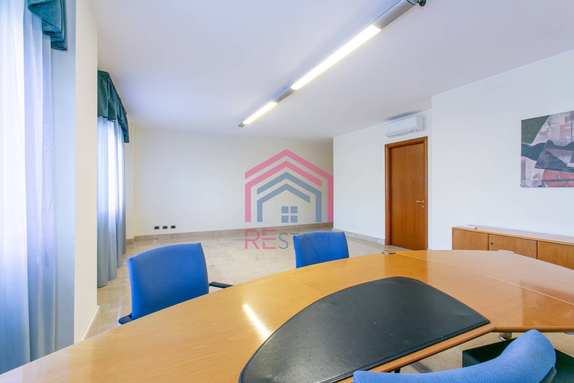 Ufficio in affitto a Pomezia, Centro