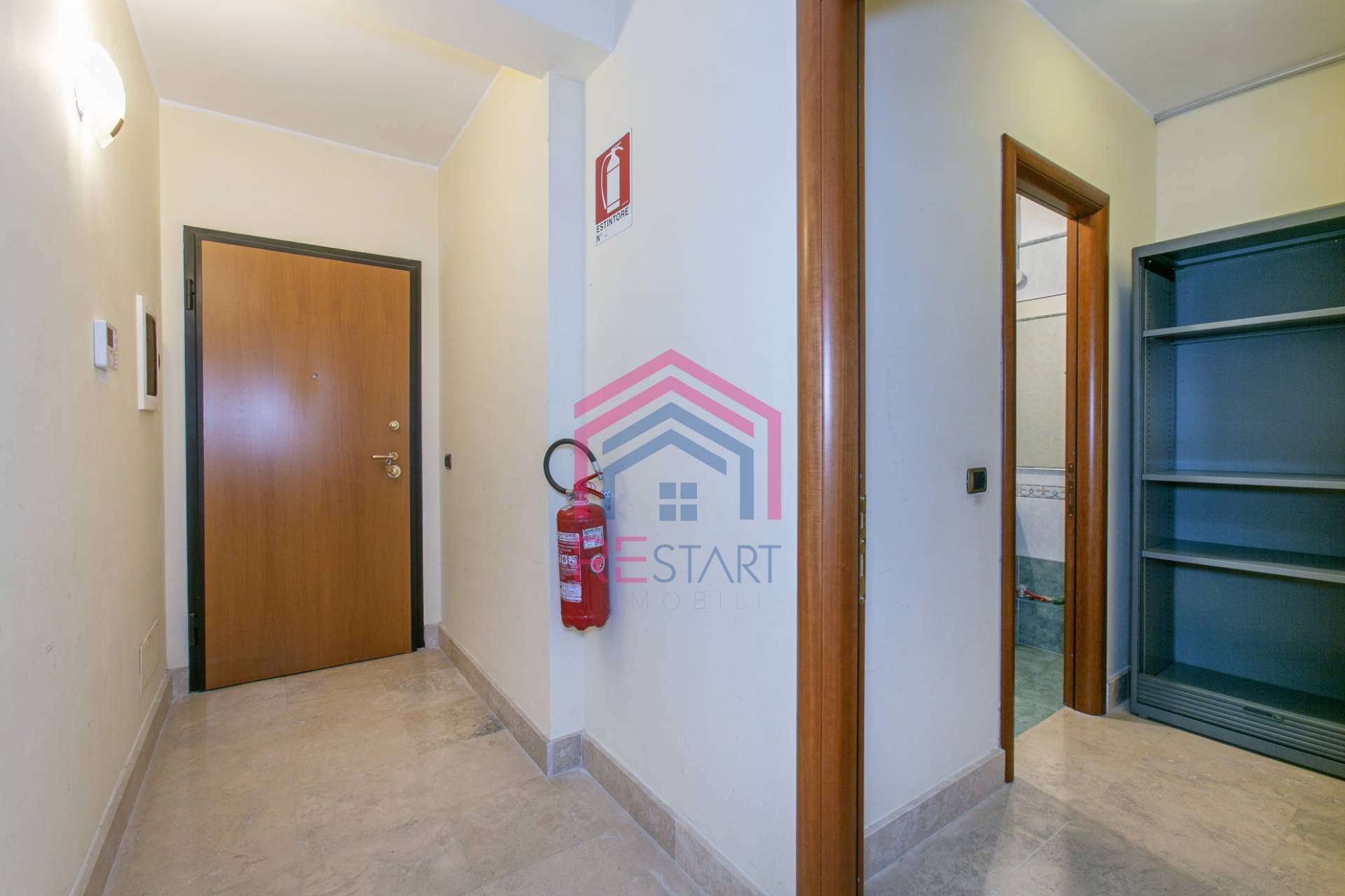 Ufficio in affitto a Pomezia, Centro