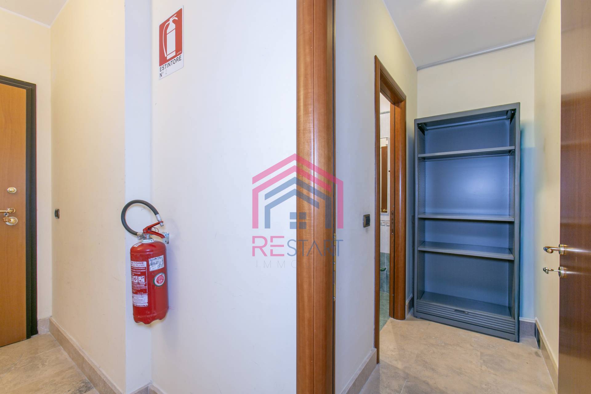 Ufficio in affitto a Pomezia, Centro