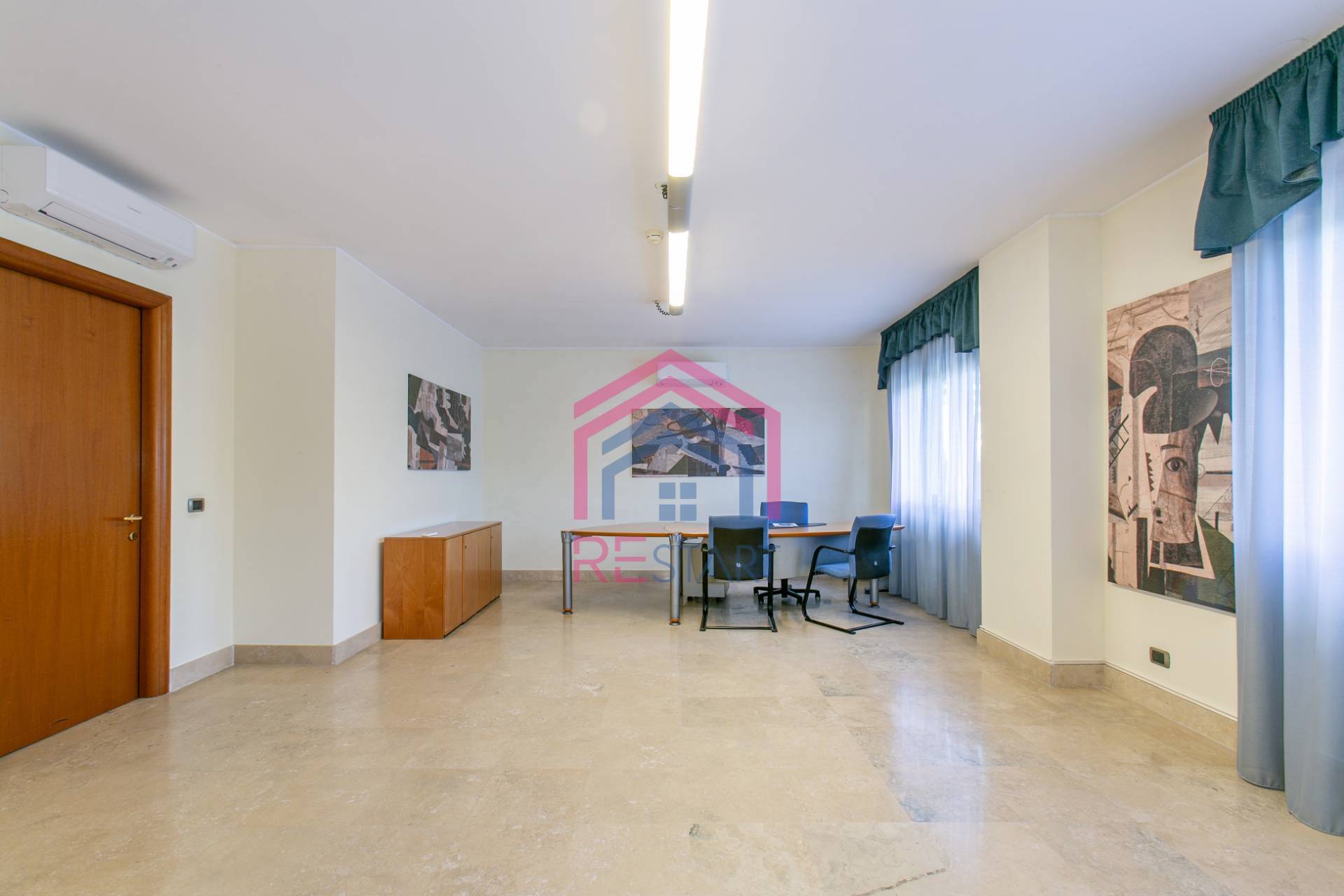 Ufficio in affitto a Pomezia, Centro