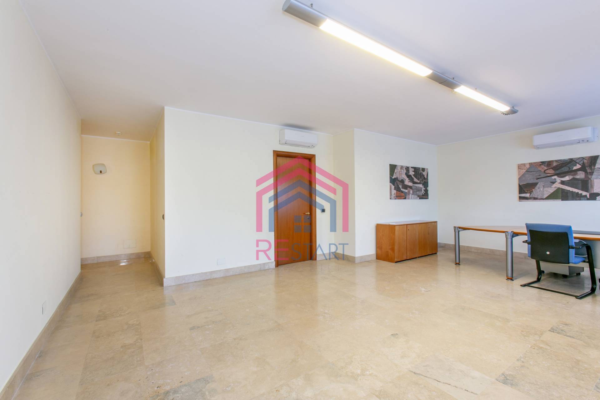 Ufficio in affitto a Pomezia, Centro