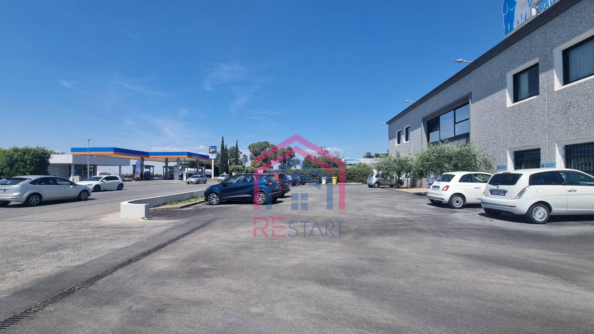 Capannone Industriale in affitto a Pomezia