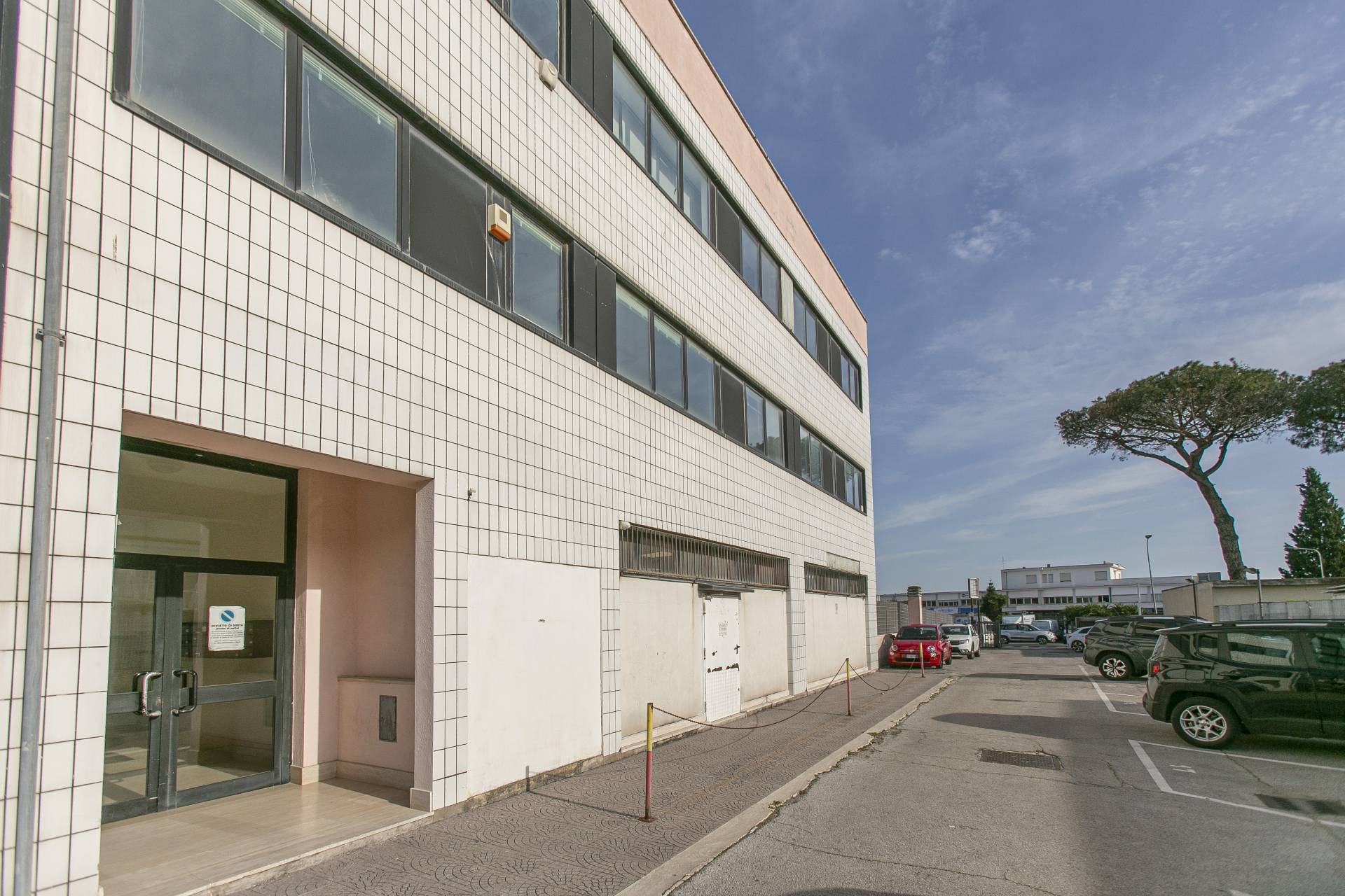 Ufficio in vendita a Pomezia