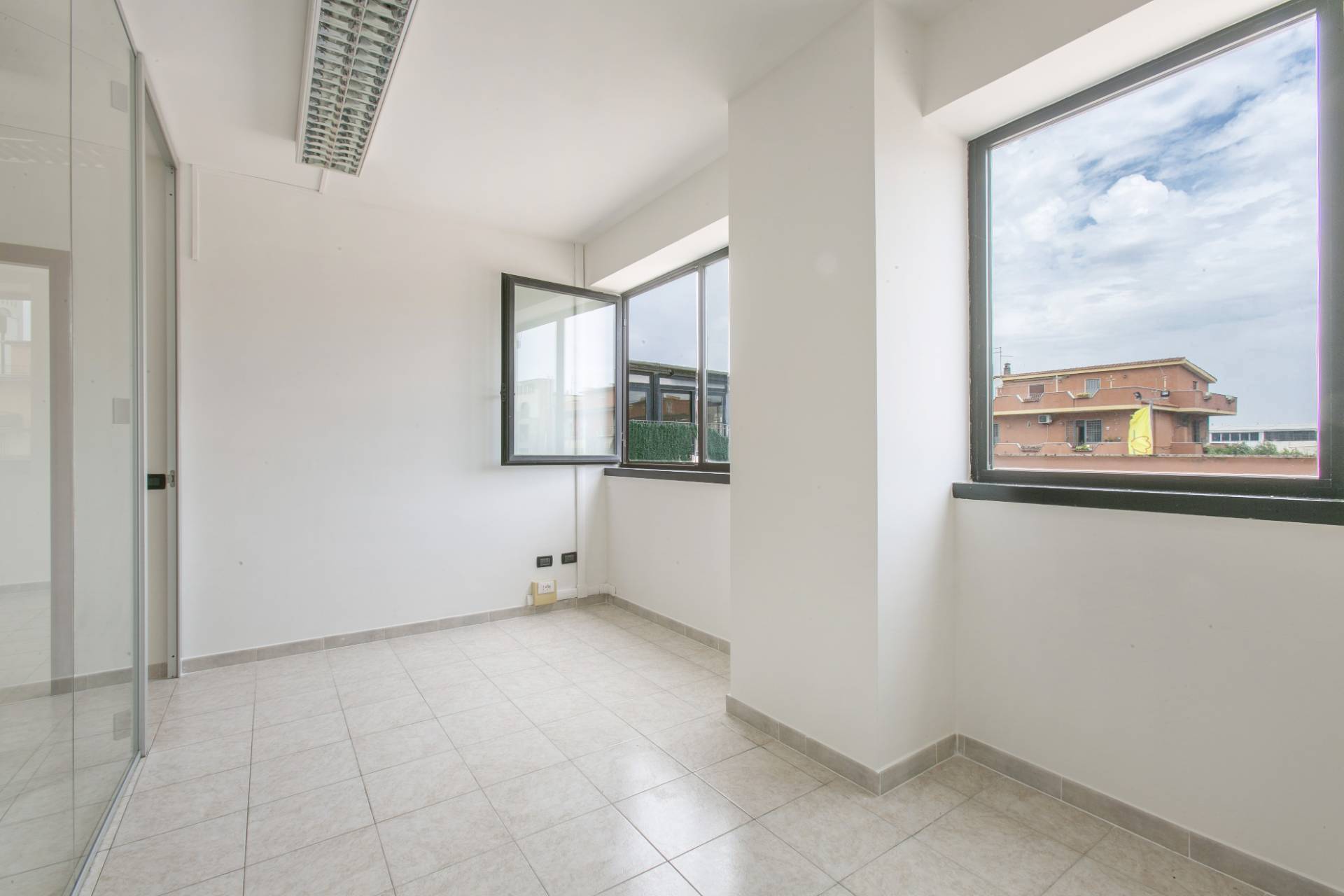 Ufficio in vendita a Pomezia