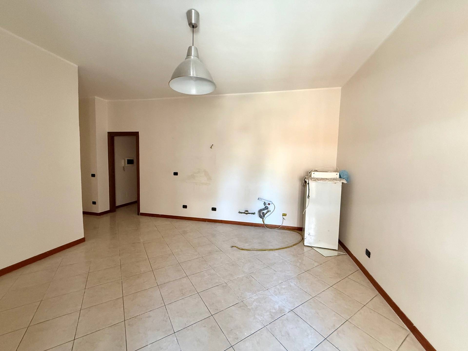Appartamento in vendita a Pomezia, Centro