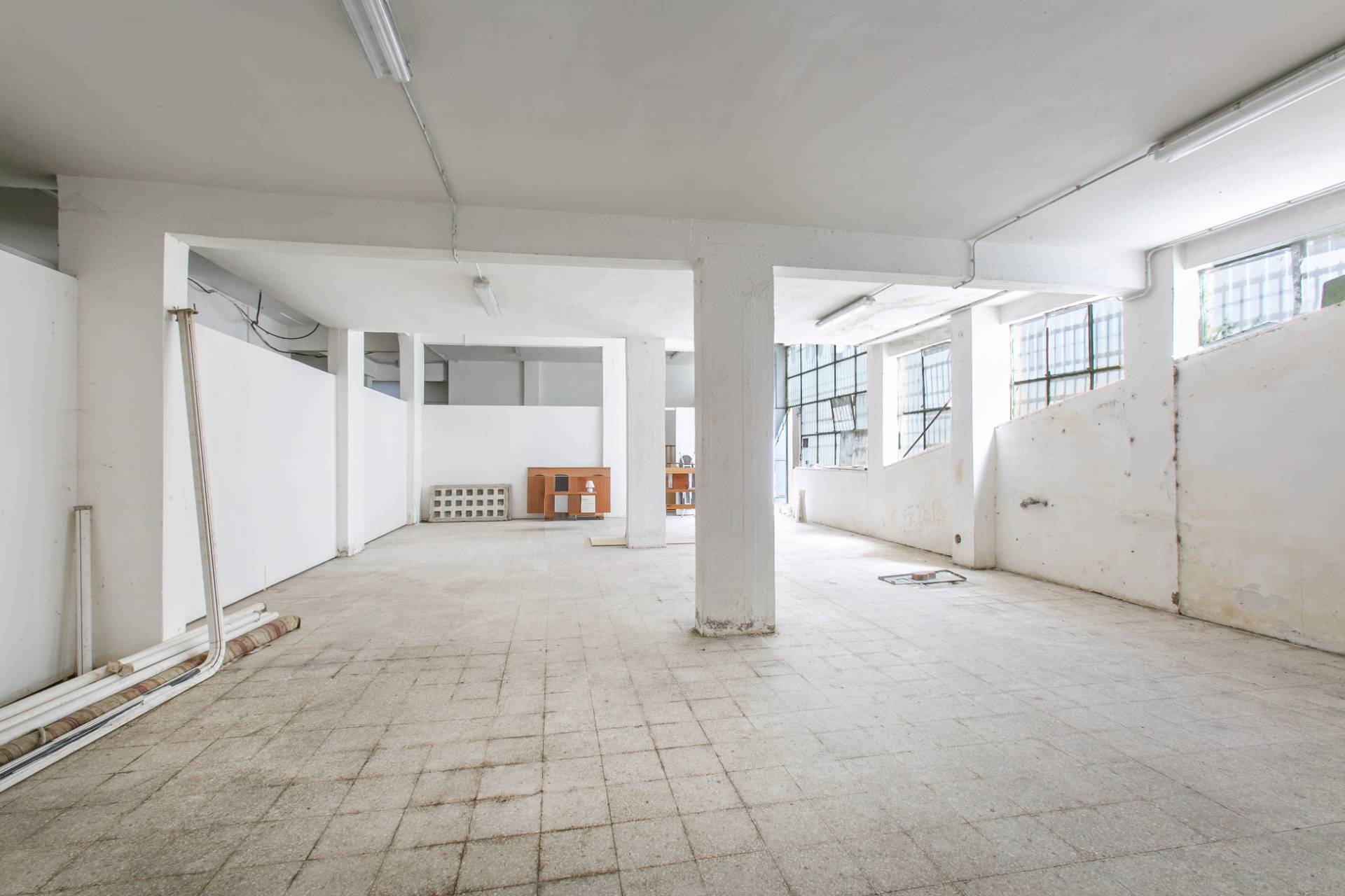 Magazzino in affitto a Pomezia, Centro