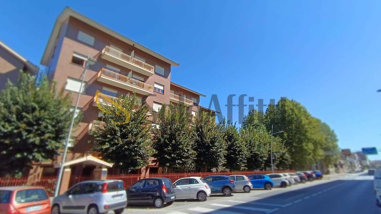 Trilocale in affitto in via pastrengo, Moncalieri