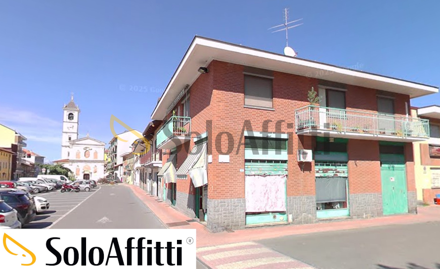 Locale commerciale in affitto in piazza cavour, None