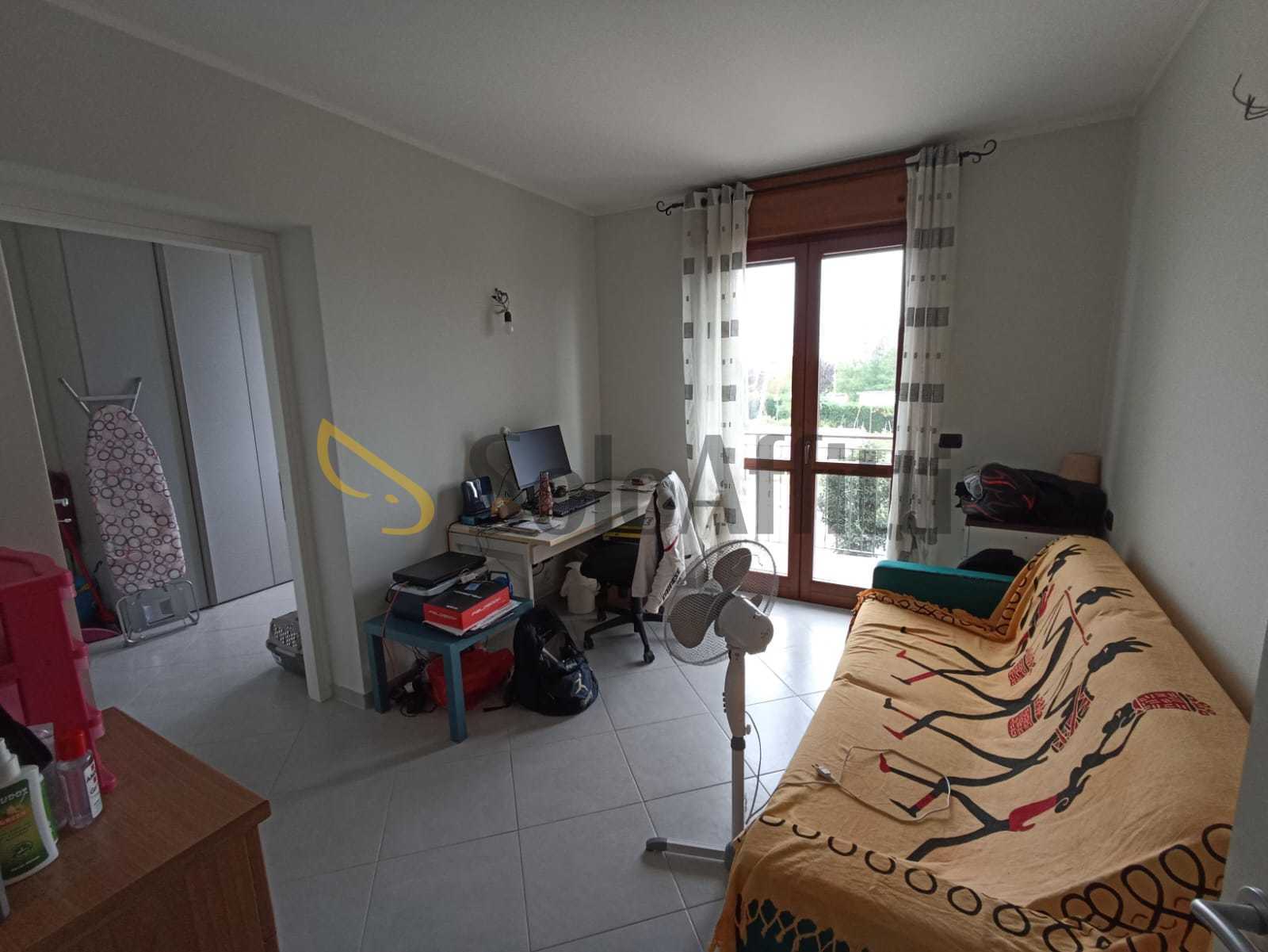 Quadrilocale con terrazzo in strada c bianca, Orbassano