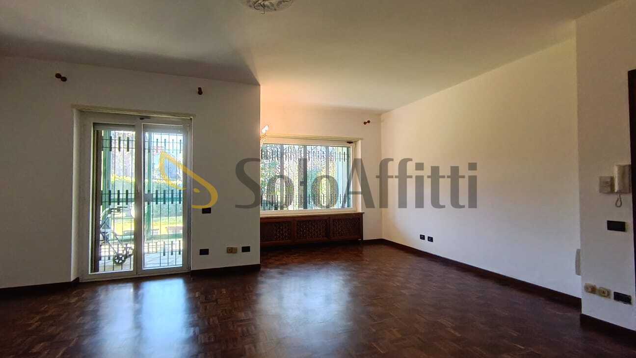 Appartamento con giardino in viale antonio gramsci, Vinovo