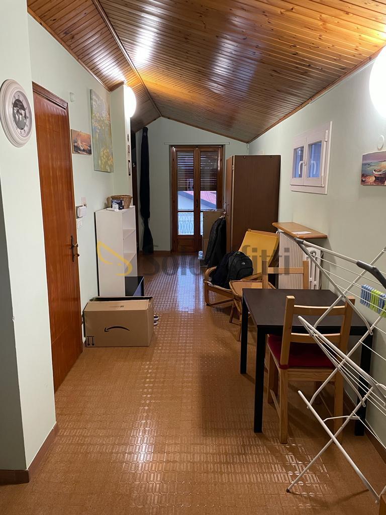 Mansarda con giardino in via dante alighieri, Beinasco