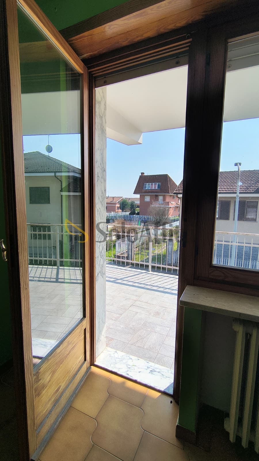 Trilocale con terrazzo in via ron 14, Piscina