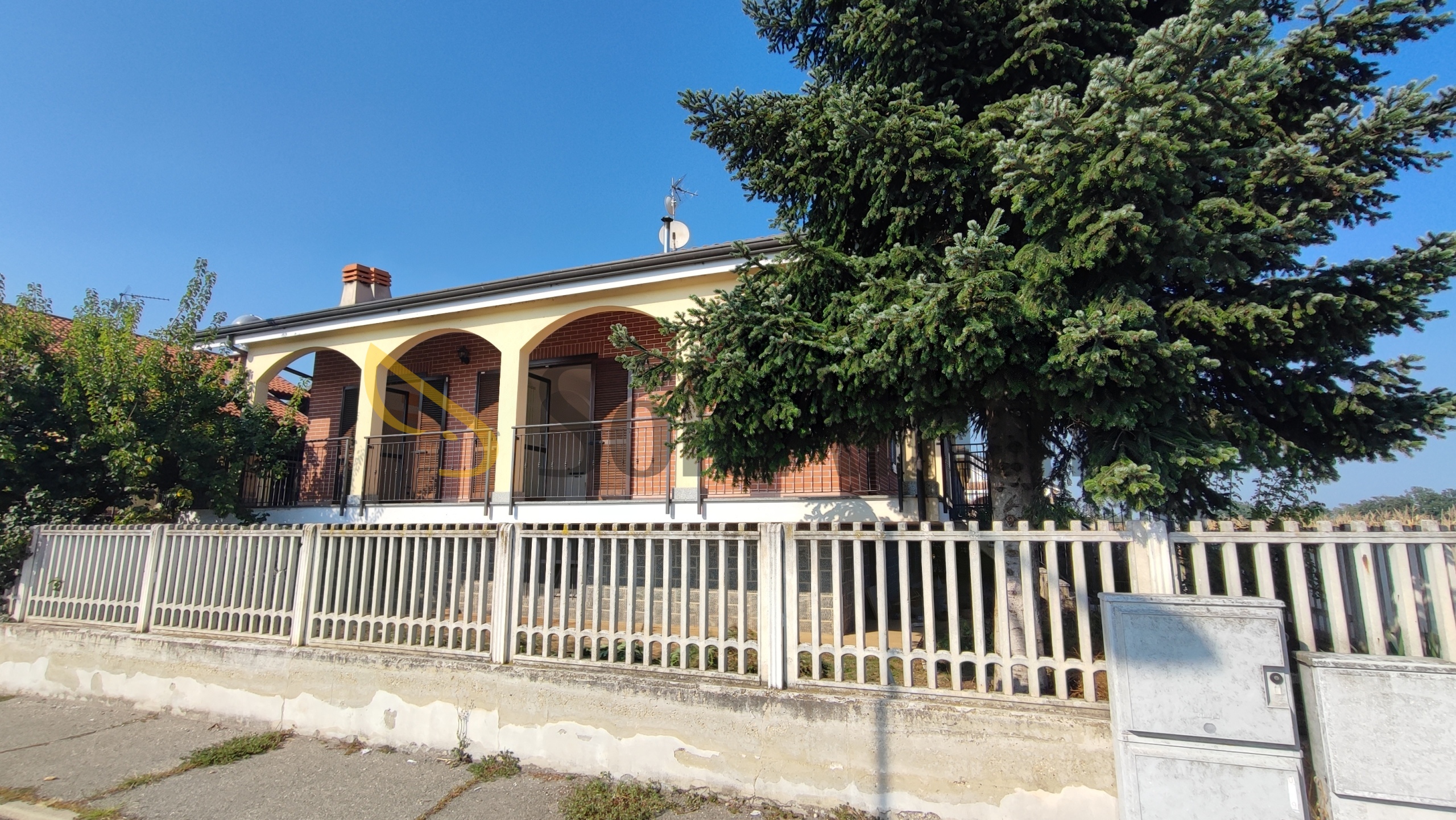 Casa indipendente con giardino in via orbassano, None
