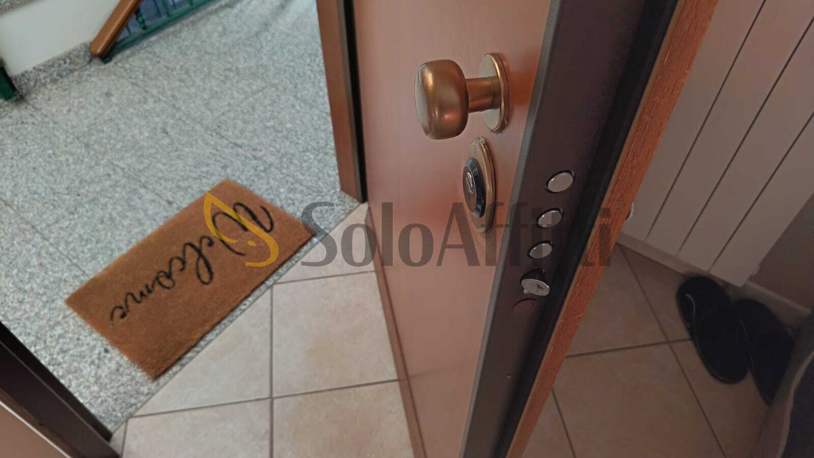Bilocale con box in viale maina, La Loggia