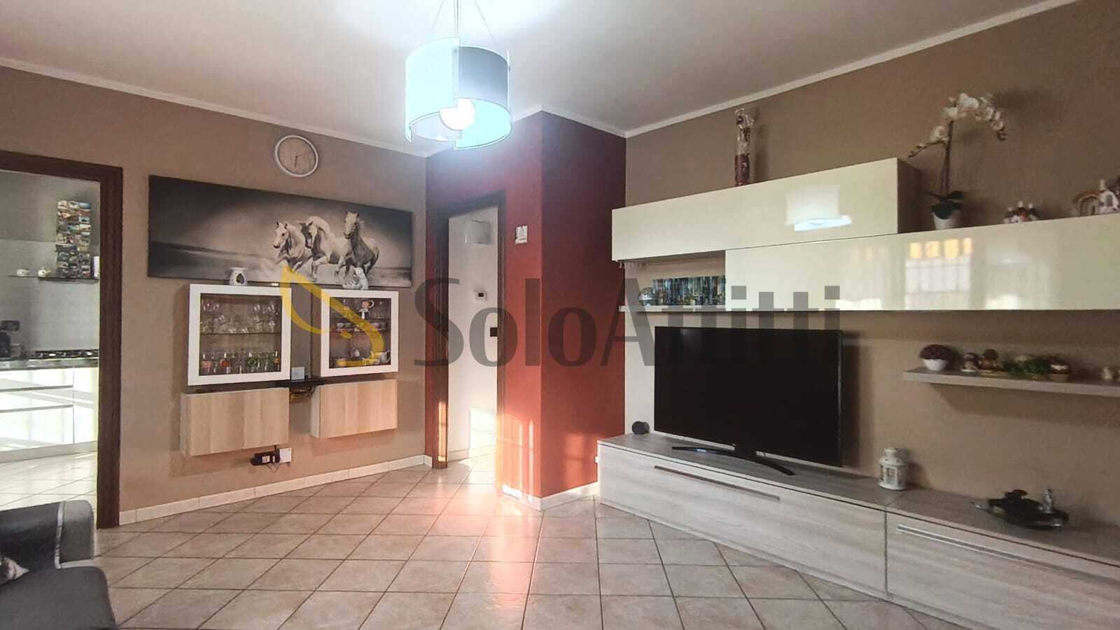 Bilocale con box in viale maina, La Loggia