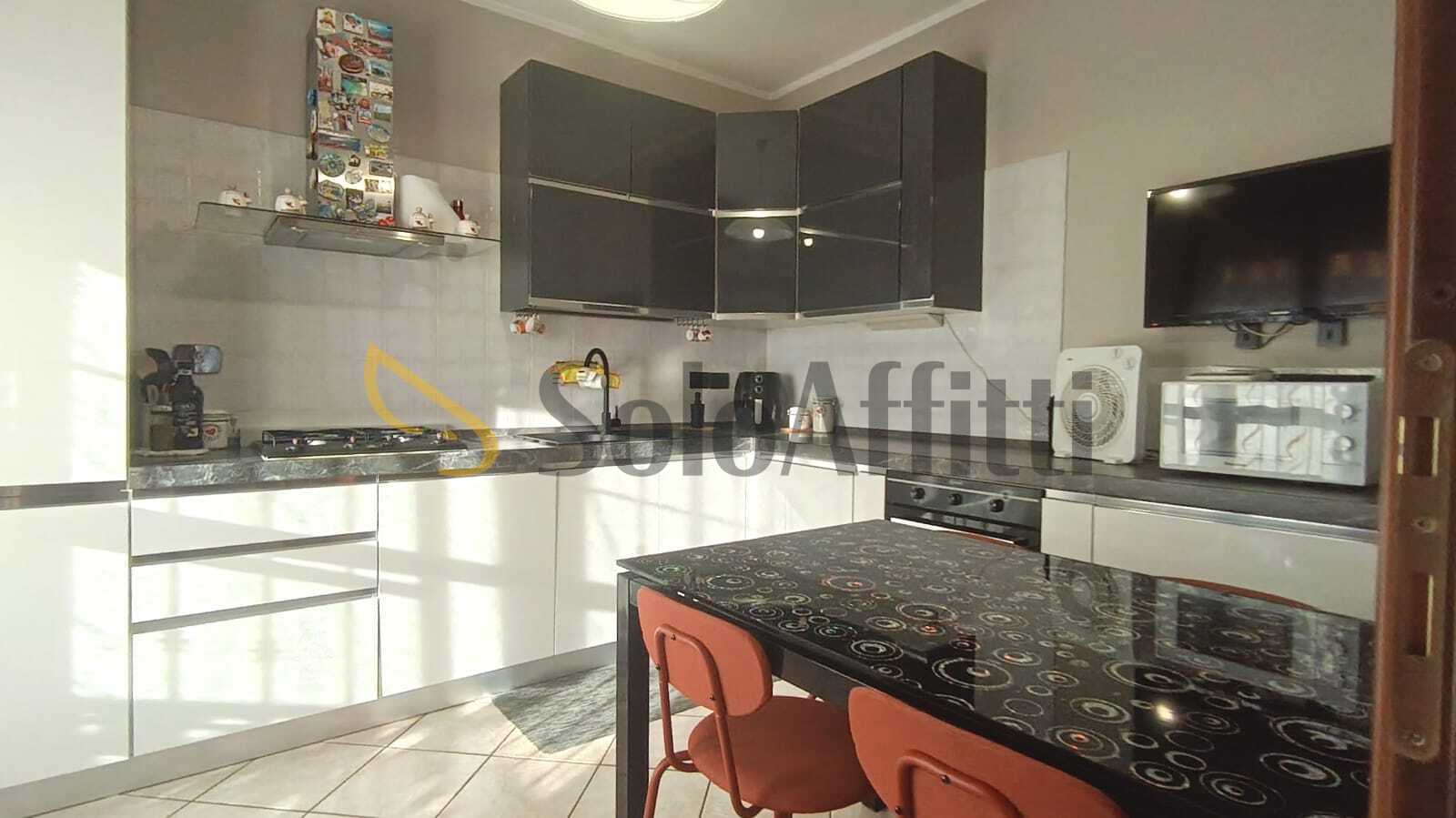 Bilocale con box in viale maina, La Loggia