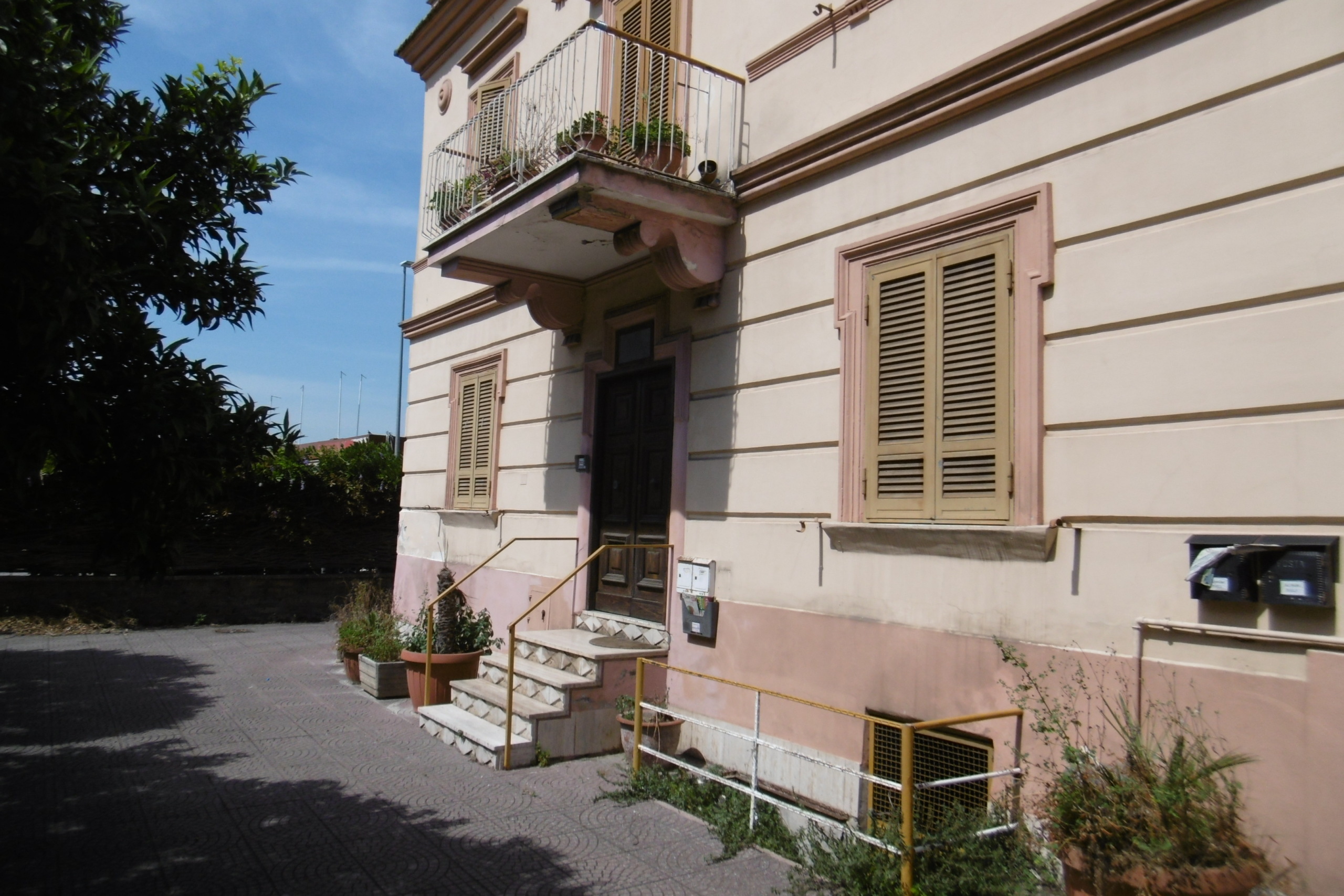 Appartamento da ristrutturare in via della pisana, Roma