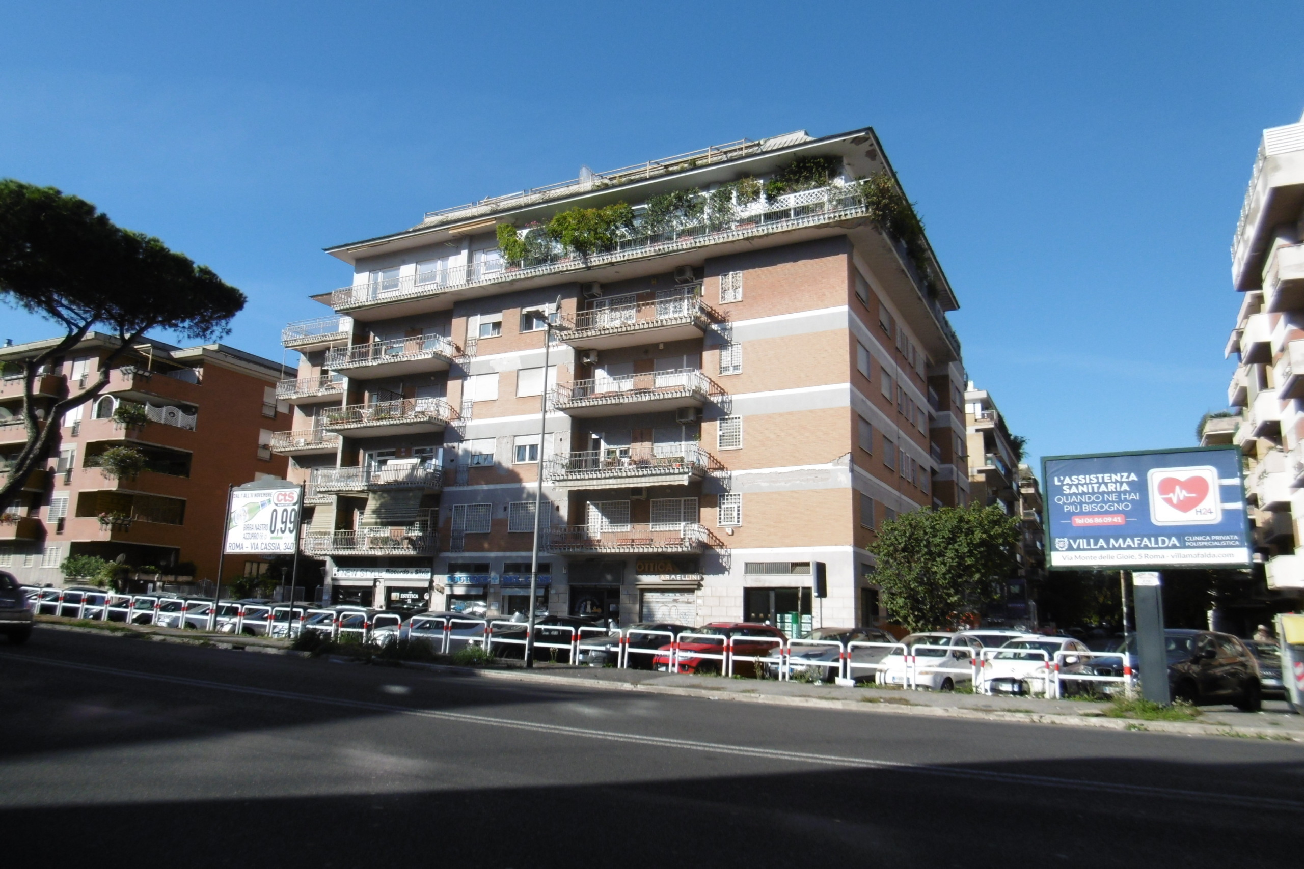 Appartamento con terrazzo in via flaminia nuova, Roma