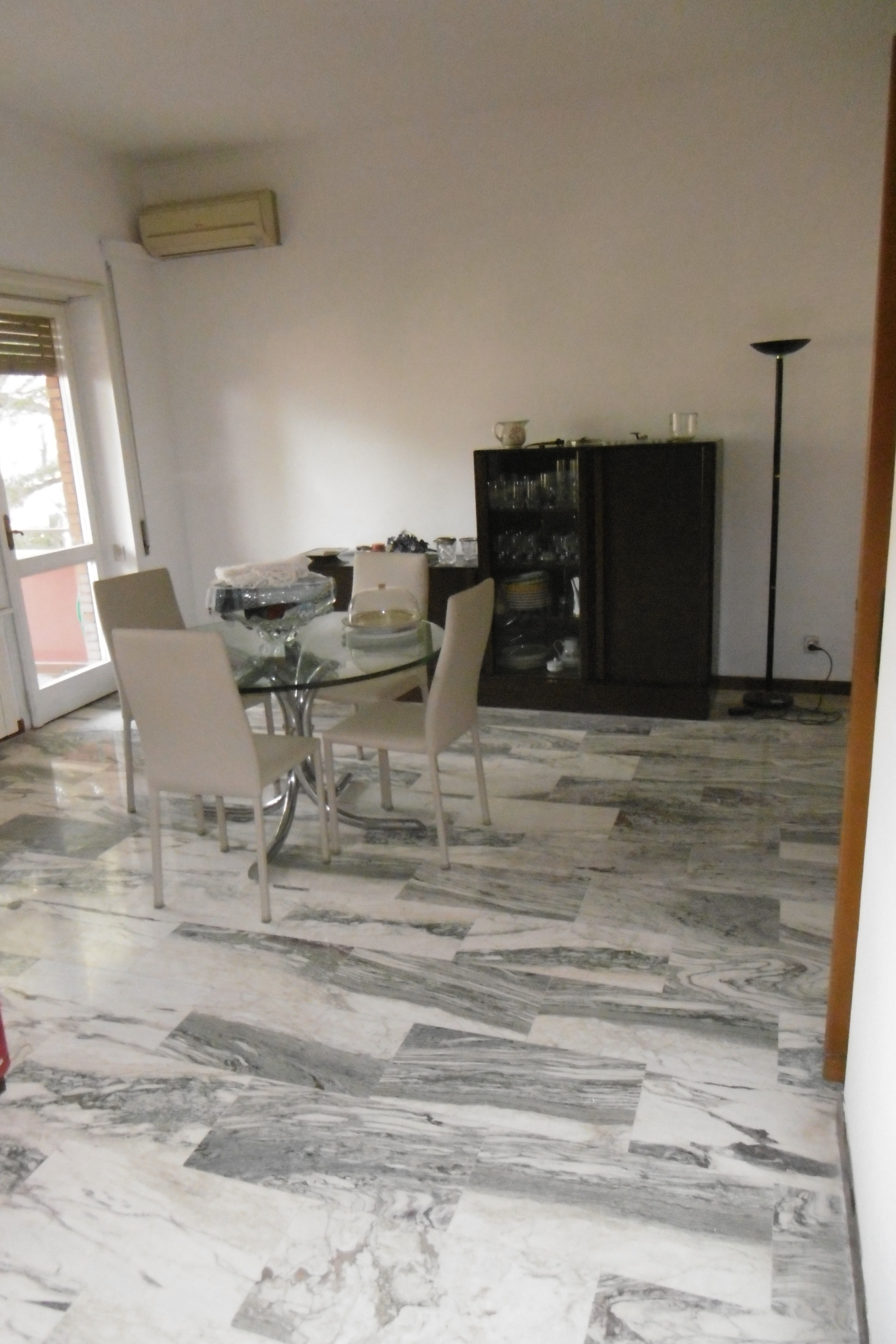 Appartamento con terrazzi in via della pisana, Roma