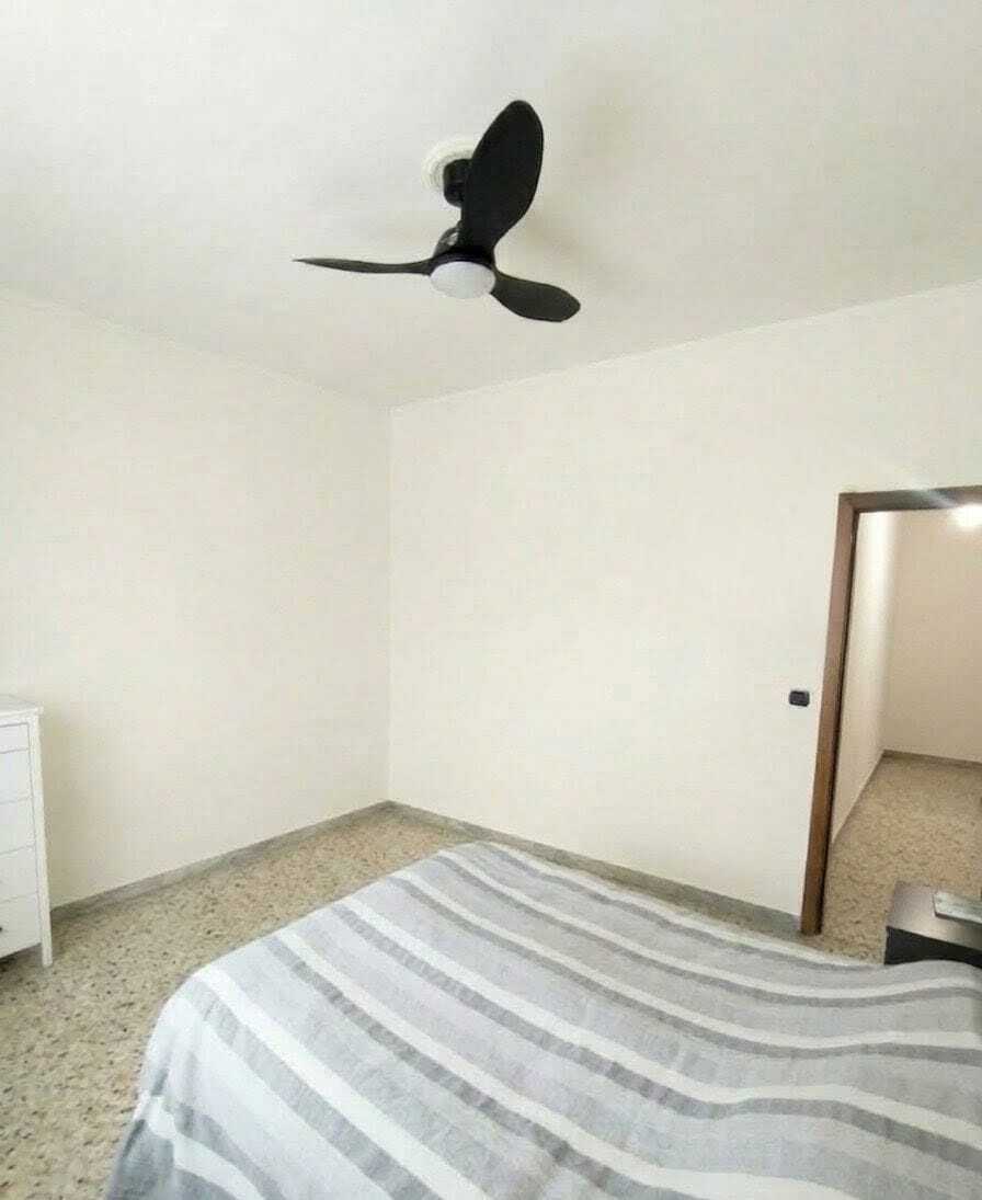 Appartamento con terrazzo in via avegno, Roma