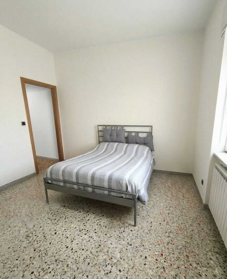 Appartamento con terrazzo in via avegno, Roma
