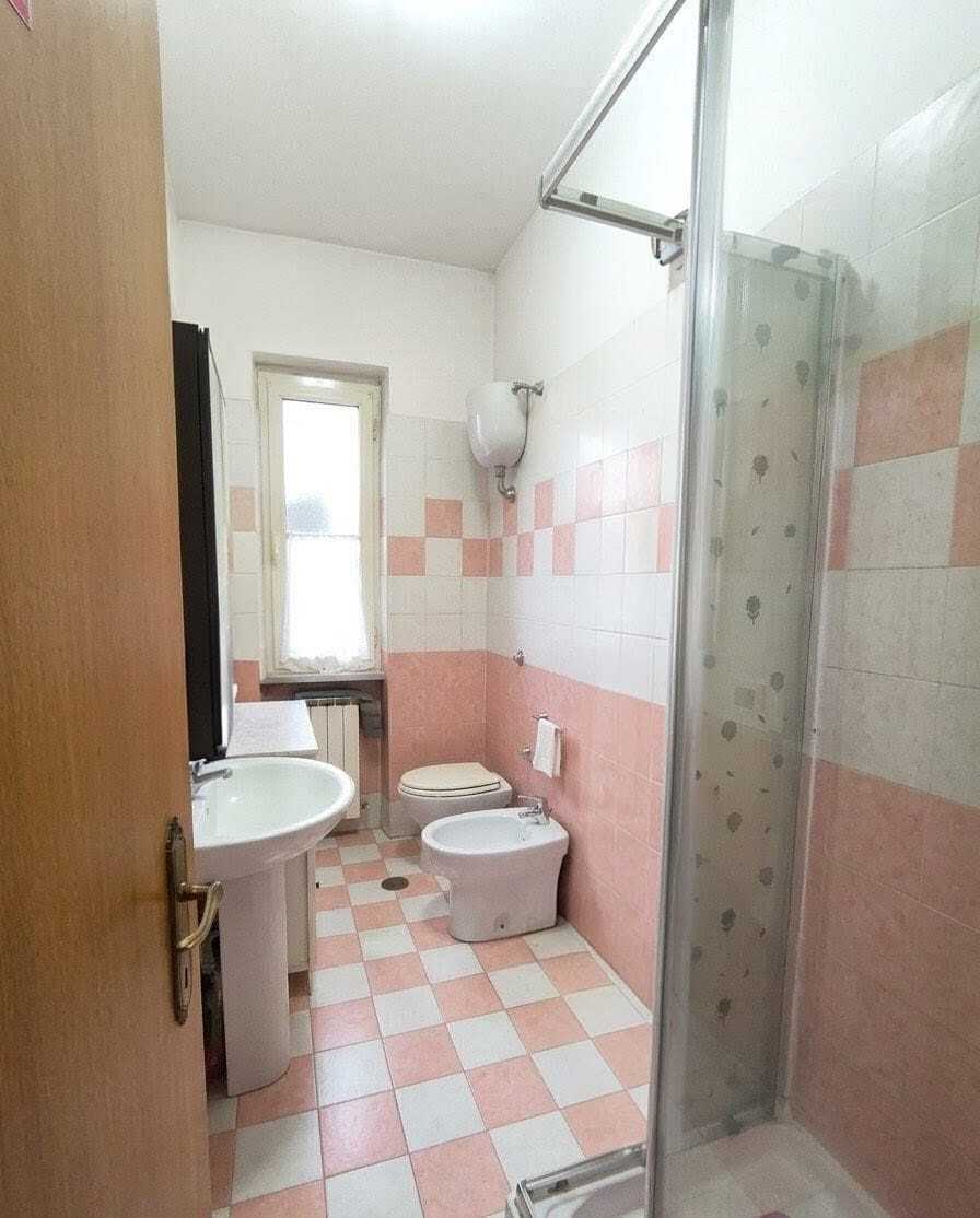 Trilocale in vendita in via avegno, Roma
