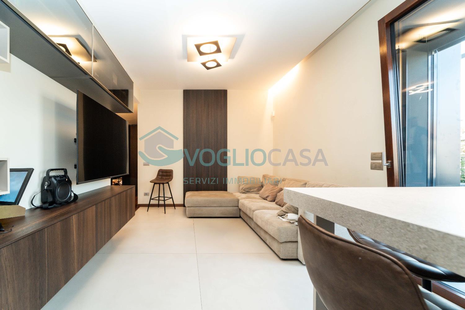 Trilocale arredato in affitto a Milano