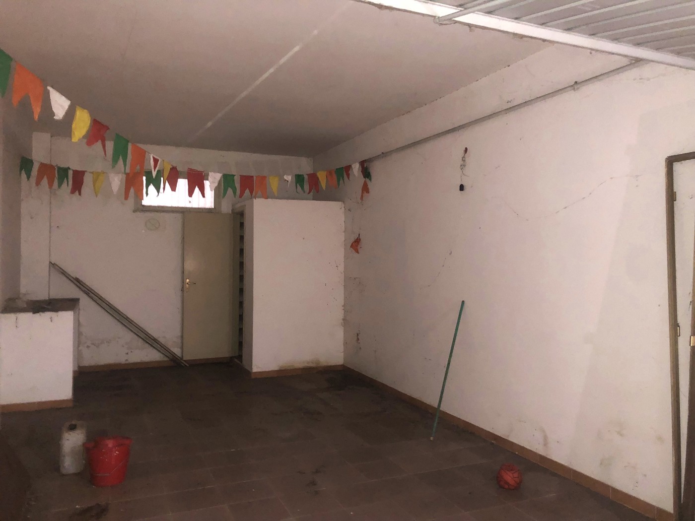 Box/Garage 33mq in vendita a Santa Flavia