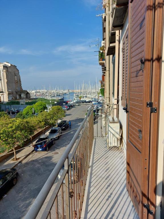 Trilocale arredato in affitto a Palermo