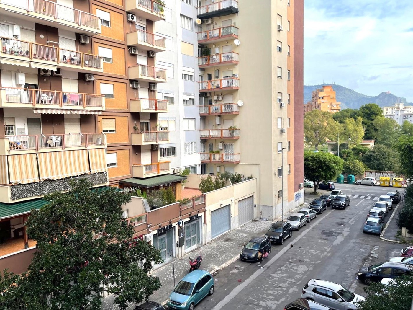 Trilocale arredato in affitto a Palermo