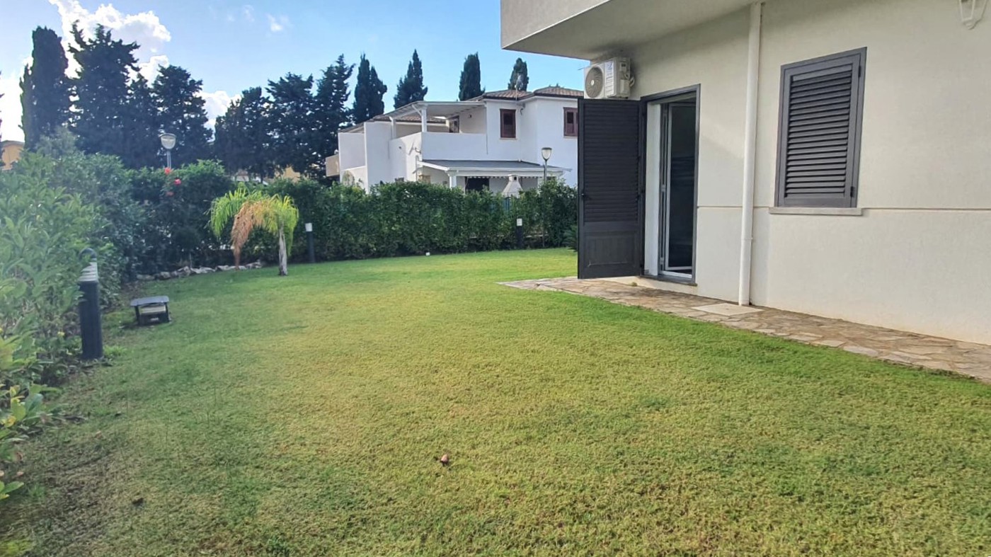 Quadrilocale in vendita a Campofelice di Roccella