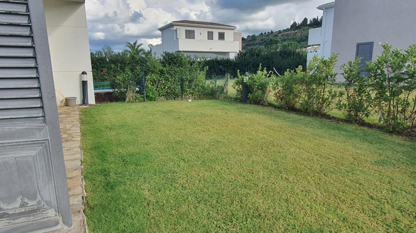 Quadrilocale in vendita a Campofelice di Roccella