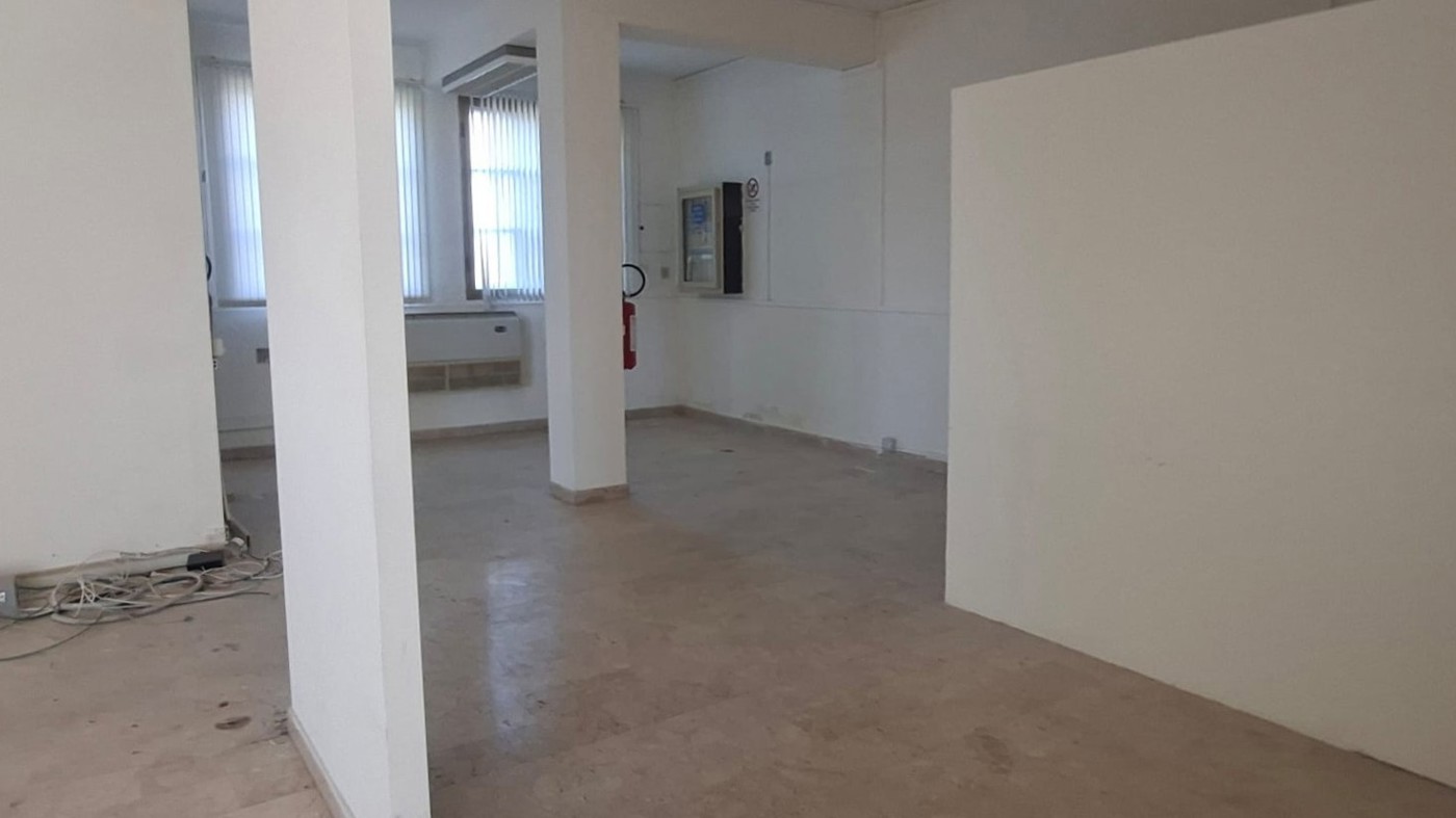 Stabile/Palazzo con giardino a Poggioreale