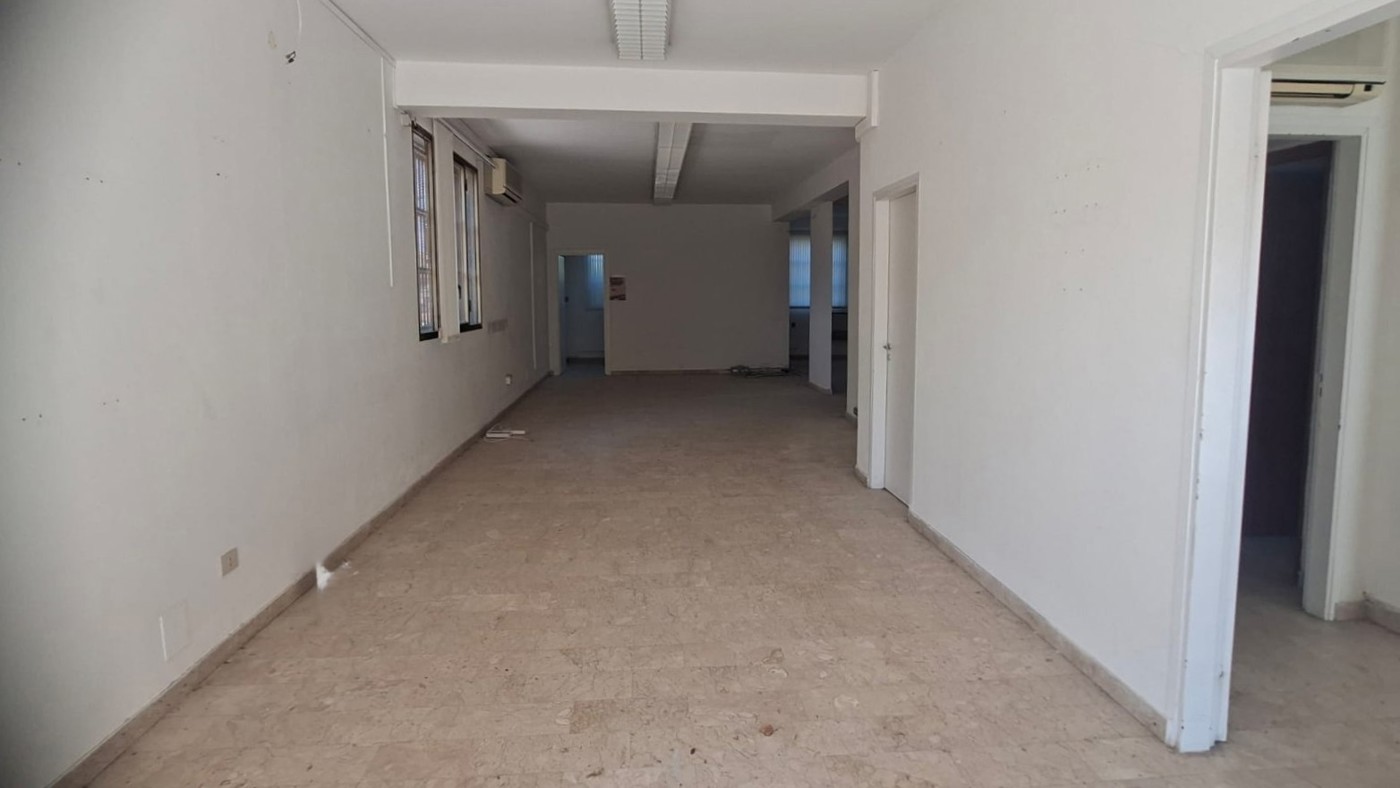Stabile/Palazzo con giardino a Poggioreale
