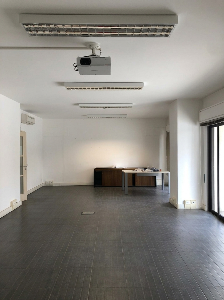 Ufficio con box doppio a Palermo