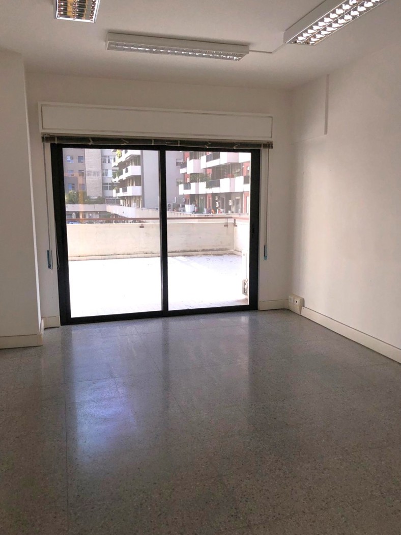 Ufficio con box doppio a Palermo