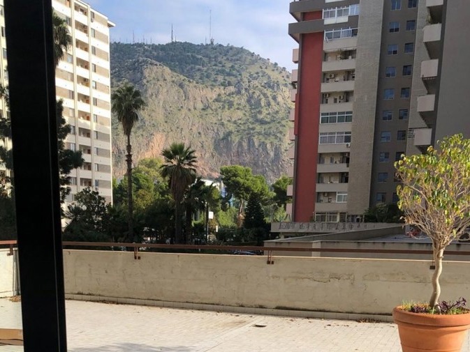 Ufficio con box doppio a Palermo