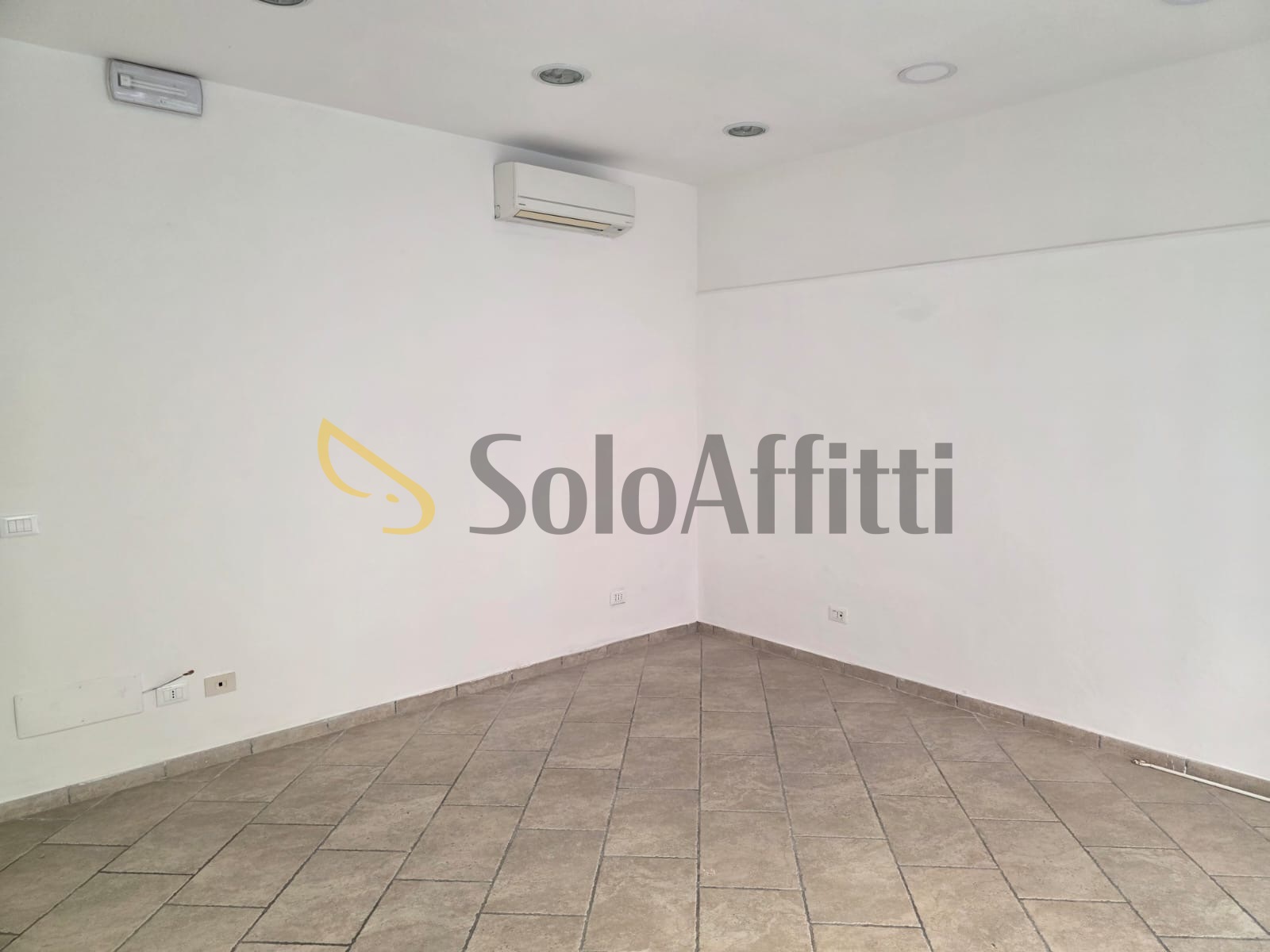 Locale commerciale in affitto in via giuseppe garibaldi 79, Rimini