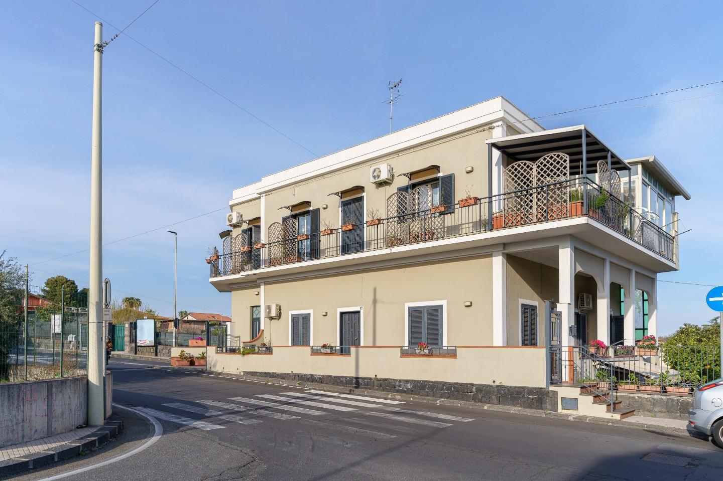 Casa indipendente con terrazzo, San Giovanni la Punta trappeto