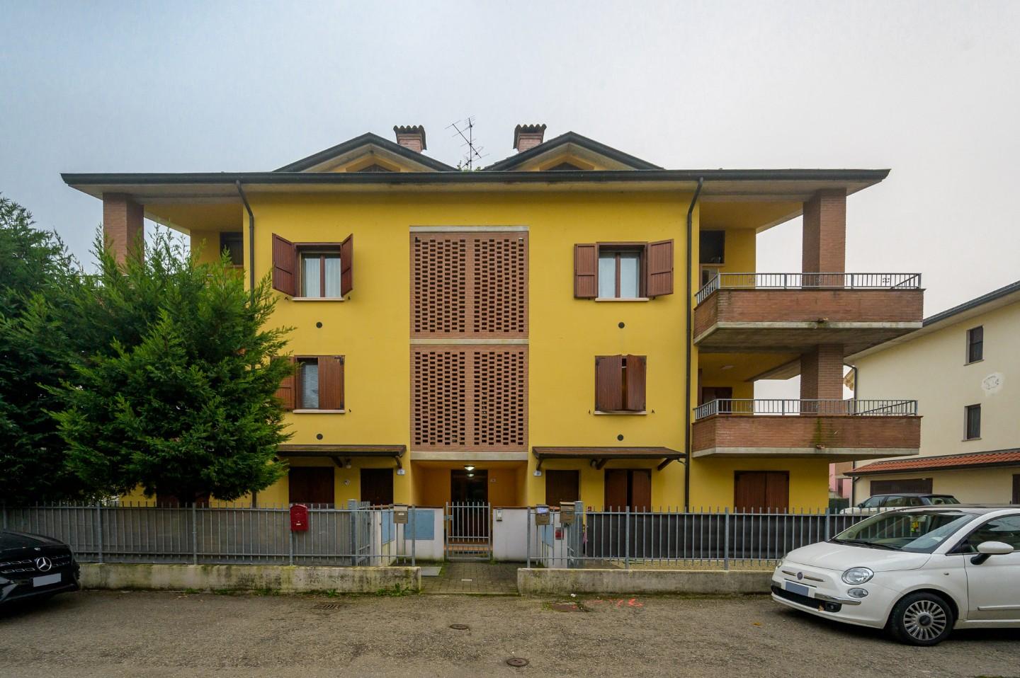 Villa con terrazzo a Cadelbosco di Sopra