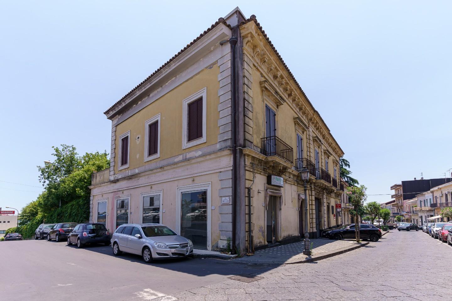 Negozio in affitto a Zafferana Etnea