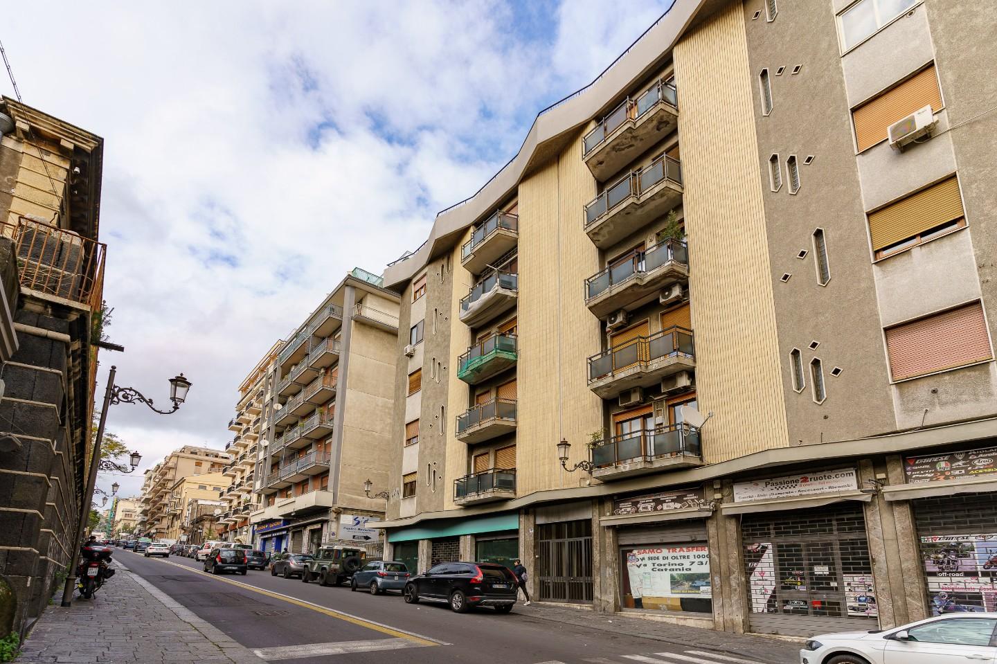Monolocale arredato in affitto a Catania