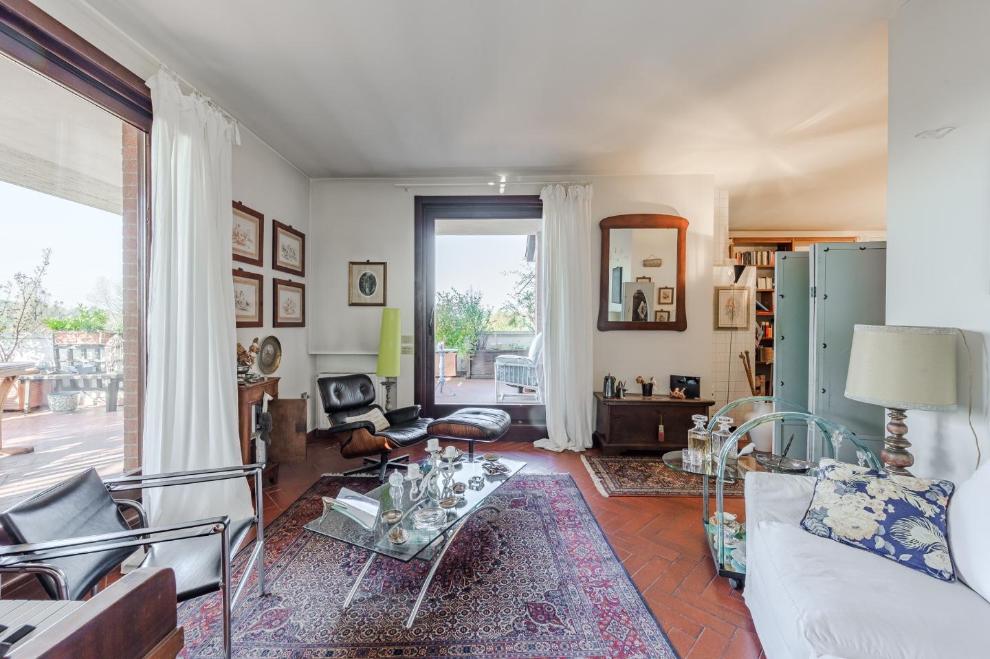 Attico con terrazzo, Reggio Emilia canali